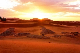 Matahari terbit di Sahara (dokumentasi pribadi)