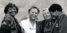 Kiri ke kanan: Dolly McPherson, M.J. Hewitt, Jessica Mitford, Maya Angelou. Sumber: Sumber: pinterest.co.uk/Mark Bergsma