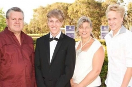 Foto keluarga Pembunuh : Rick Thorburn,Julene dan Trent ,serta Joshua (abc.net.au)