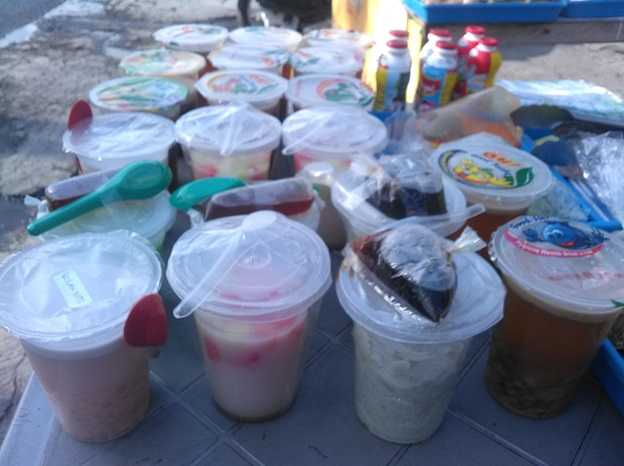 Perlu uang ekstra untuk berbelanja takjil buat berbuka puasa di bulan Ramadhan (Sumber: dokumen pribadi)