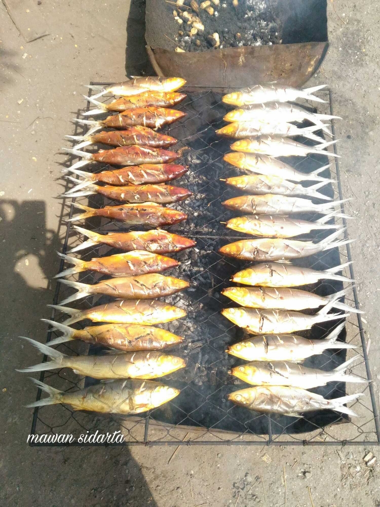Ikan asapan yang mengundang selera (dok.pri)