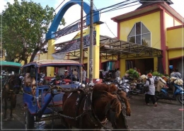 Keramaian pagi tadi, di pasar kota kecamatan, Mantang di Lombok Tengah. Dokpri