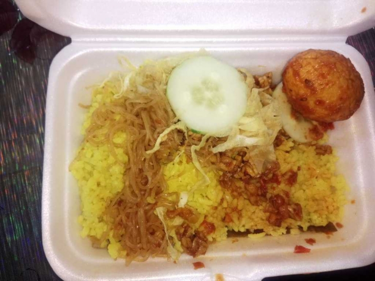 Nasi Kuning Kang Yana (foto Rustian)