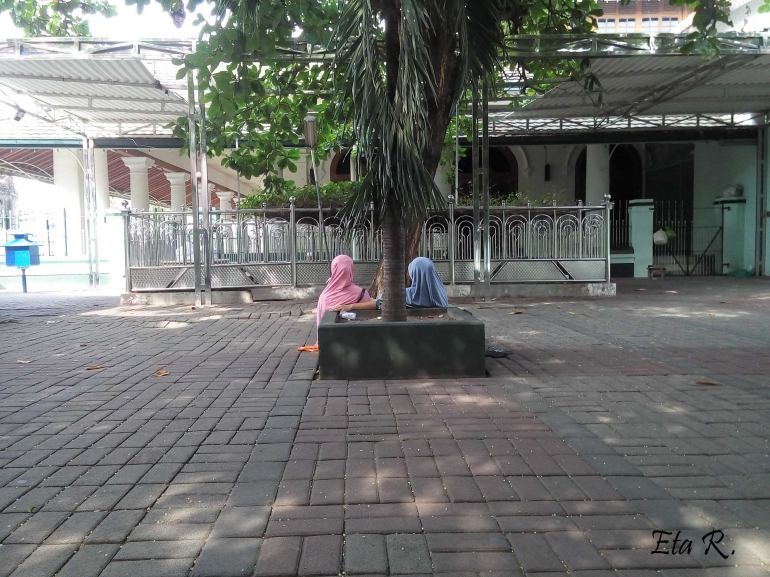 Kawasan Makam Mbah Soleh sepi/ ER