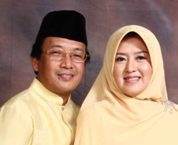 H. Muammar ZA, Qori nternasional Indonesia & Istri. Sumber: https://pecintaqiroah.wordpress.com