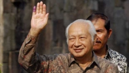 Soeharto, orang yang berperan dalam penetapan Waisak sebagai hari libur nasional (dok. Tempo/Santirta M.)