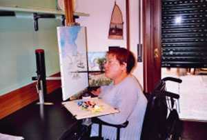Natalina Marcantoni sedang melukis. (Sumber: https://www.imfpa.org/)