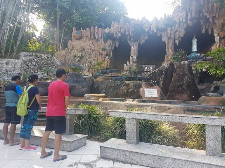 Gua Maria (Dok. Pribadi)
