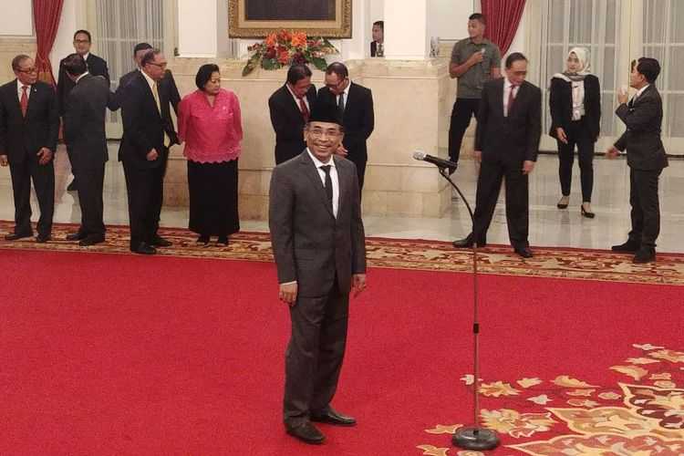 Yahya Cholil Staquf saat dilantik sebagai salah seorang anggota Dewan Pertimbangan Presiden (Watimpres), di Istana Negara, Kamis (31/5/2018).(KOMPAS.com/Ihsanuddin)