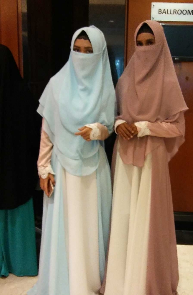 Meski bercadar tetap bisa tampil modis -Dok. Susanti Hara