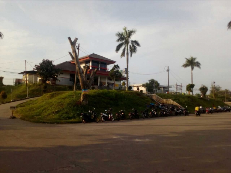 Stasiun KA Cibinong (Foto:Prattemm)