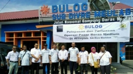Bulog Sub Divre Meulaboh Aceh Barat juga menggelar operasi pasar baru-baru ini. (aceh.tribunnews.com)
