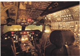 Kartu pos bergambar kokpit Boeing 747-206B dari Aviodrome. (www.postcrossing.com/postcards/NL-4111677)