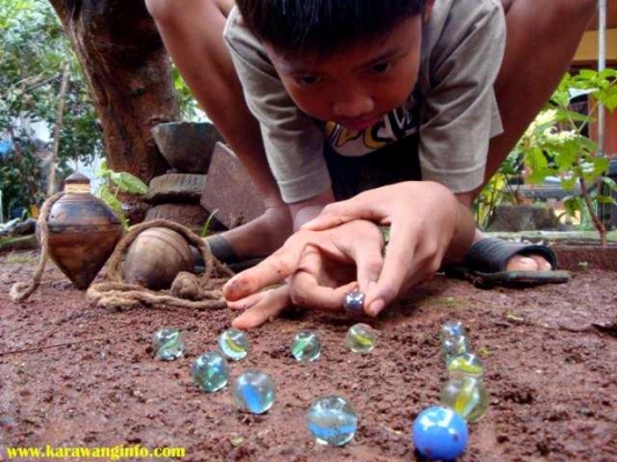 Main Kelereng. Sumber: says.com