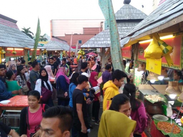 Berburu Kuliner di Festival Kuliner Ngabuburit La Piazza Berburu Kuliner di Festival Kuliner Ngabuburit La Piazza