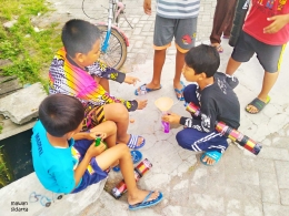 Anak-anak sekarang bermain bazoka-bazokaan (ilustrasi dok.pri)
