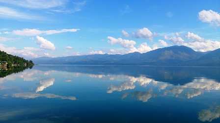 Danau Singkarak Membentuk Cermin (Dokpri)