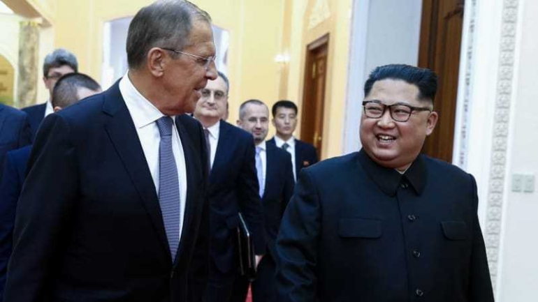 Pertemuan Sergey Lavrov dengan Kim Jong Un di Pyongyang (Valery Sharifulin/AFP/Getty Images)