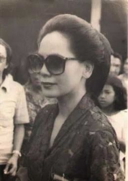 Tahun 1982, Ratna Sari Dewi difoto menggunakan film hitam putih (Dok Pribadi)