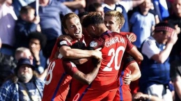 Penyerang Inggris, Harry Kane, sedang merayakan gol. (Foto: AFP)