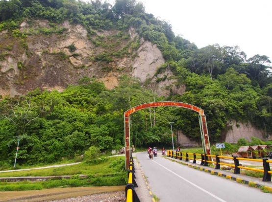 Ngarai Sianok, salah satu tujuan wisata Bukittinggi (Dokpri)