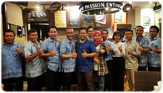 Bersama Bloger Lombok di launching promo diskon di Coffe Toffee Mataram. Dokpri