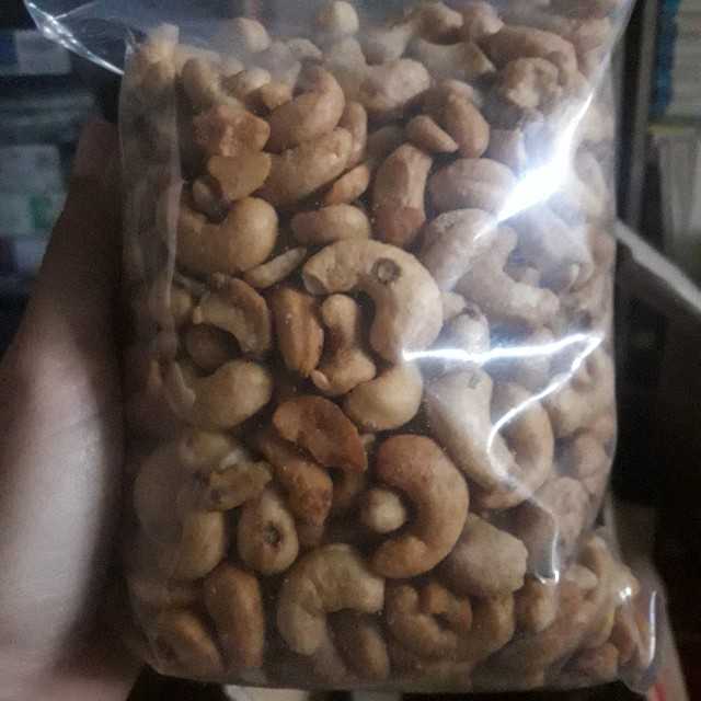 Pesan makanan ke teman juga belum tentu memuaskan. Harga mede ini Rp 180 ribu tapi kualitasnya begitu buruk, mengecewakan (dokpri)