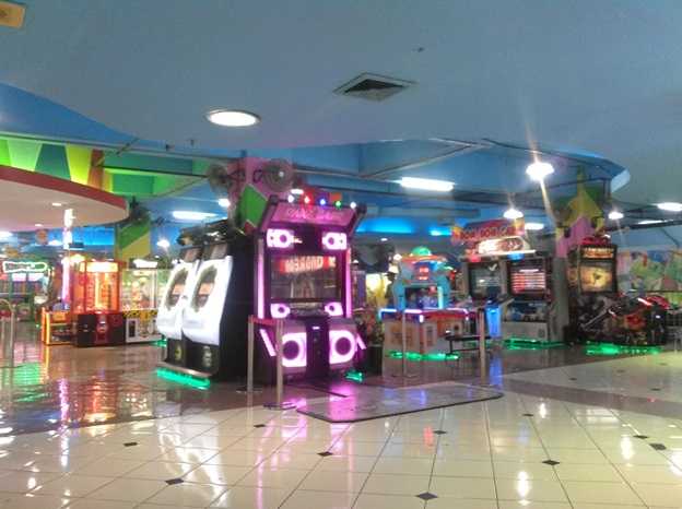 Banyak permainan yang ada di lantai atas (lantai 4) Ramayana Department Store (Sumber: dokumen pribadi)&nbsp;