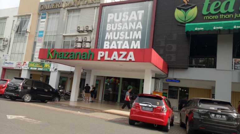 Salah satu pusat perbelanjaan buasana muslim favorit di Batam, Kepulauan Riau. | Dokumentasi Pribadi