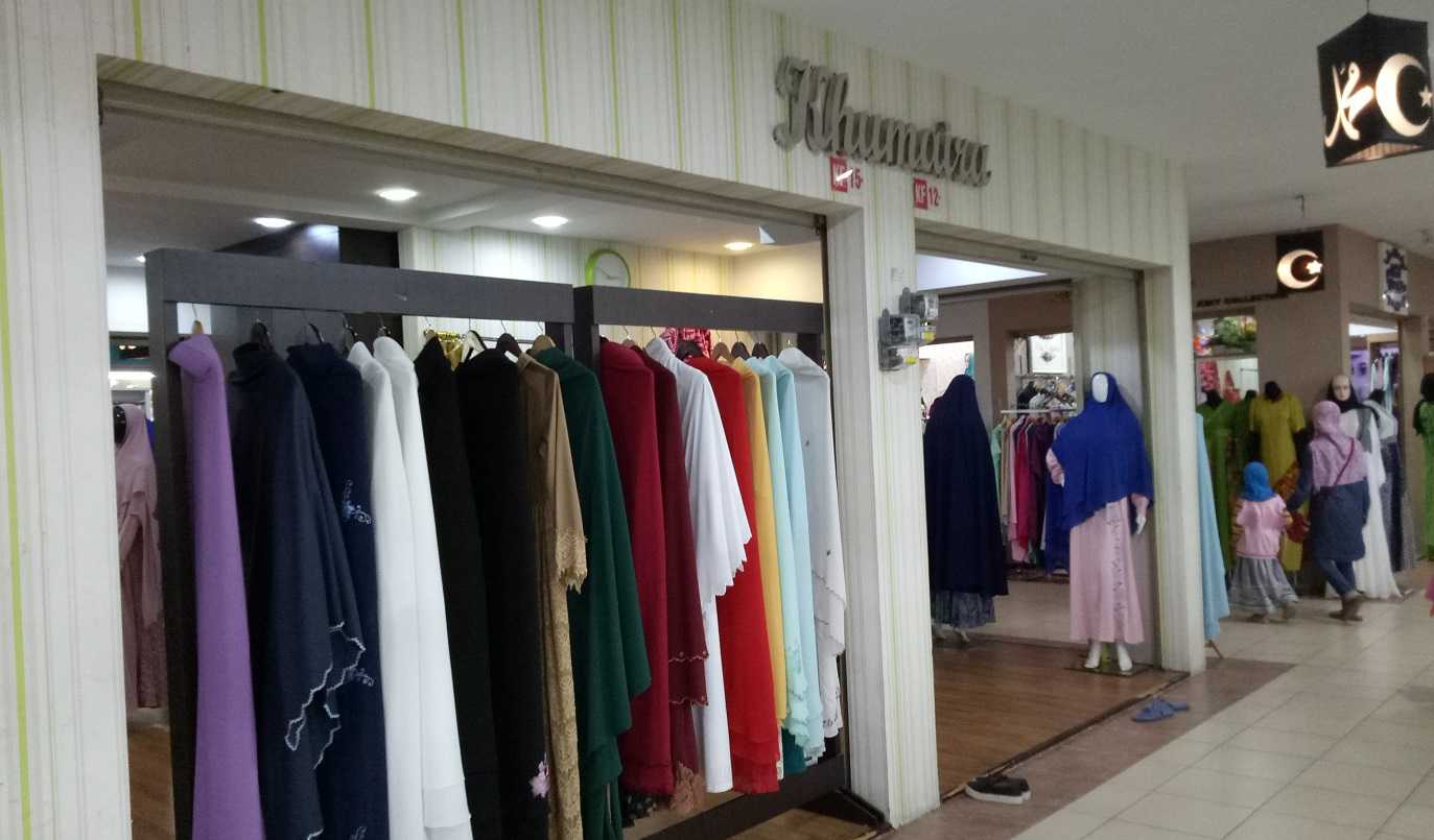 Salah satu gerai baju muslim di Khazanah Plaza. | Dokumentasi Pribadi