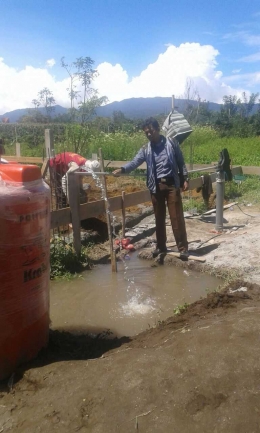 Sumber air hasil pengeboran siap digunakan untuk menyambung kehidupan warga (dok. Relindo Sumut, 2 Juni 2018)
