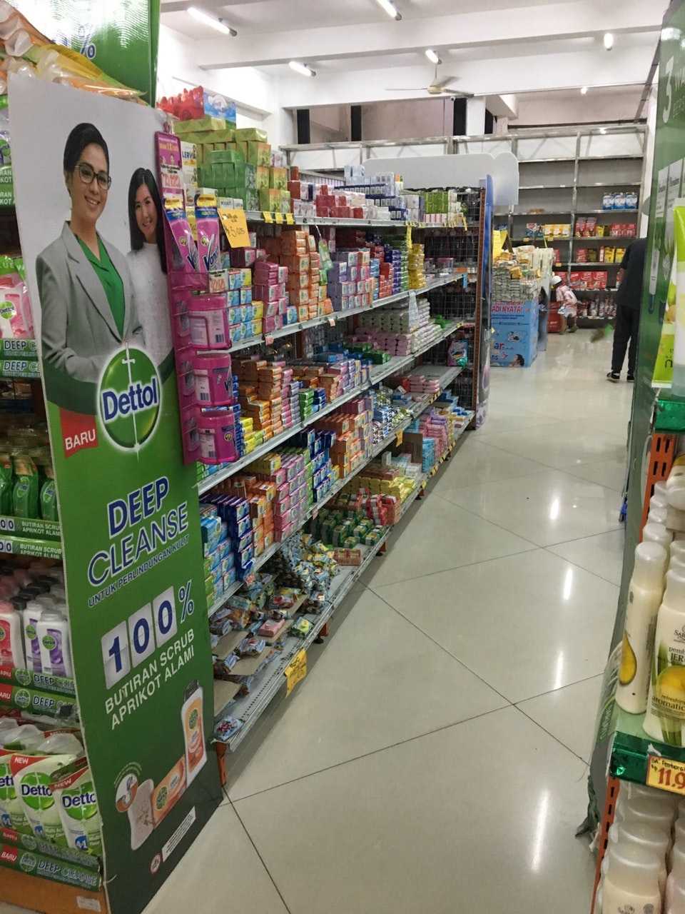 beraneka ragam sabun di lantai satu, foto dari id.foursquare.com