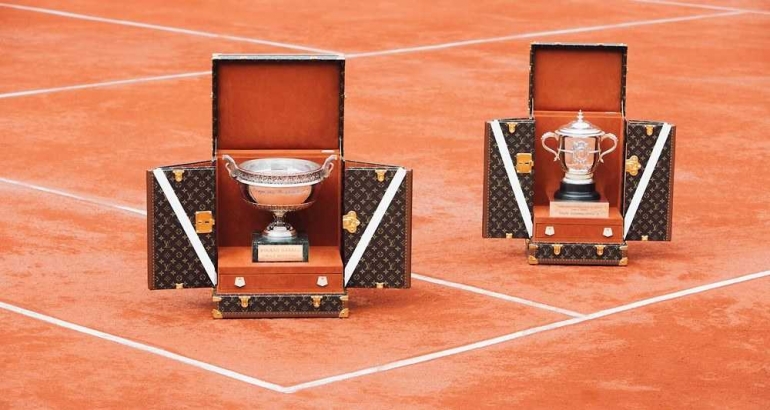 Ilustrasi: Trofi juara Roland-Garros (Sumber: luxurytrump.com)