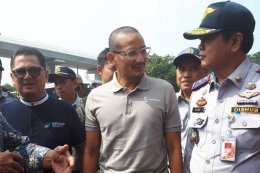 Sandiaga Uno saat melakukan pemantauan arus mudik di Terminal Kampung Rambutan, Minggu (10/6/2018)