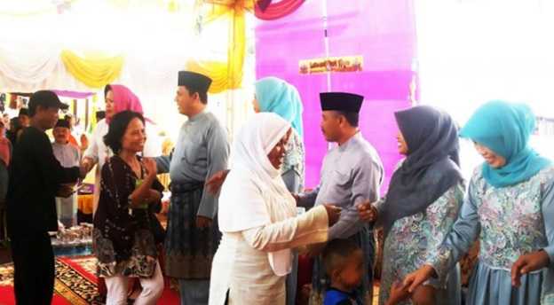 Salah satu acara open house yang dilakukan &nbsp;pejabat daerah (Sumber: Tribun Batam)