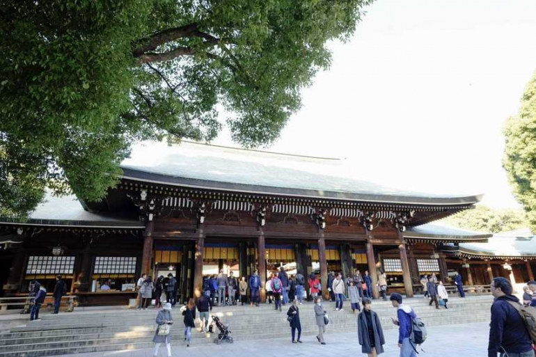Kuil Meiji Jingu, untuk persembahyangan kepada Kaisar Meiji dan permaisurinya, yang sudah memodernisasikan Jepang (www.japanhoppers.com)