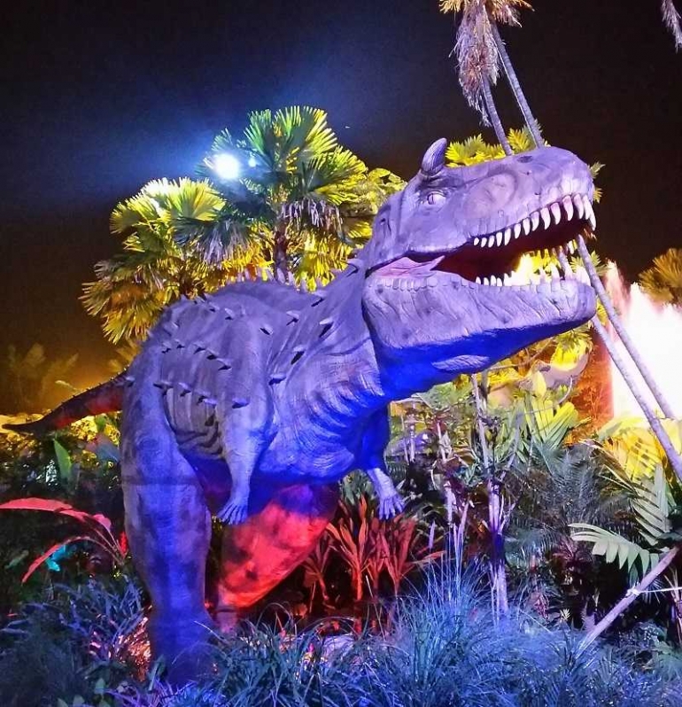 miniatur Dinosaurus di Dinopark Malang Night Paradise (dok.pribadi)