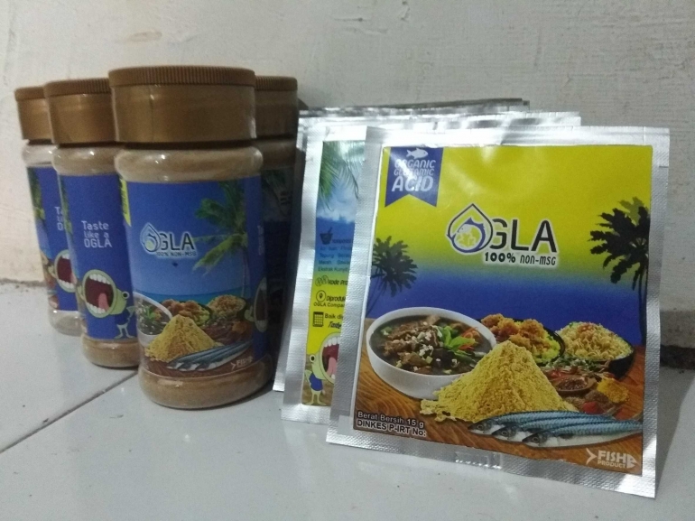 Penyedap rasa pertama dari ekstrak pindang ikan layang karya mahasiswa Universitas Brawijaya. Produk bernama OGLA ini dikembangkan oleh 5 mahasiswa perikanan UB. Foto: Cipta Nanjaya/kompasiana