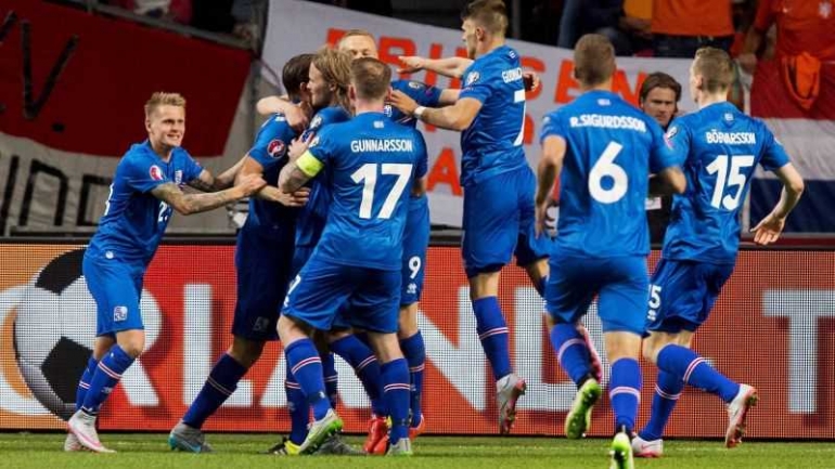 Selebrasi gol skuat Islandia (Foto Panditfootball.com)