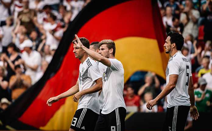 Juara bertahan Jerman berada di posisi terdepan. Sumber foto: Twitter @DFB_Team_EN.