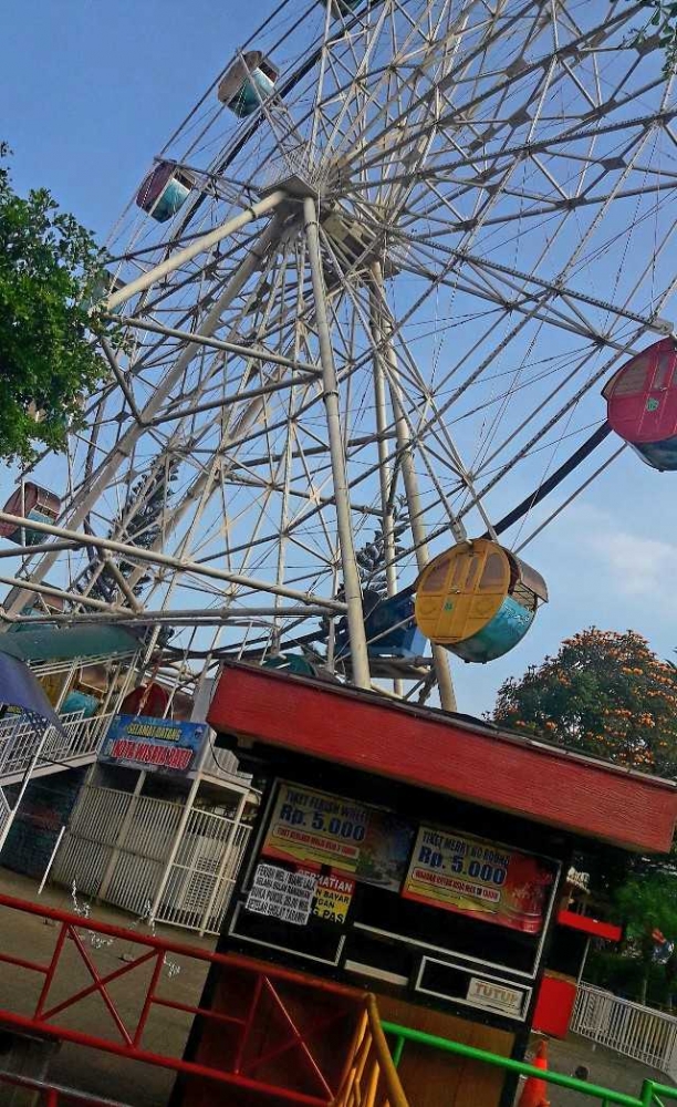 Bianglalanya baru dibuka pukul delapan malam saat puasa, mereka pun muram (dokpri)