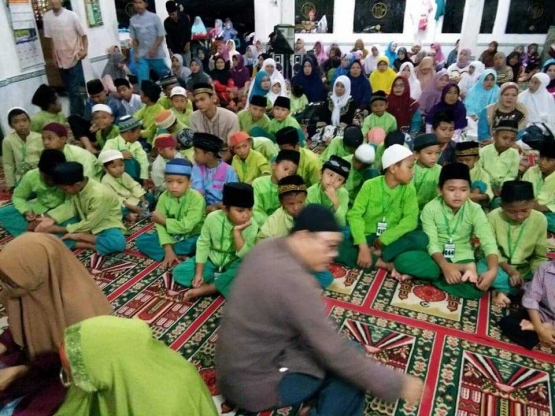 Ilustrasi Lebaran Bersama Anak Yatim dan Piatu/Sumber Foto: Facebook