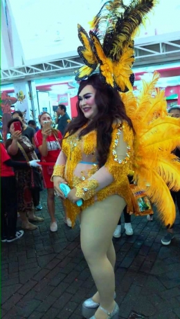 Peserta Karnaval dari Kelompok Golden Boys