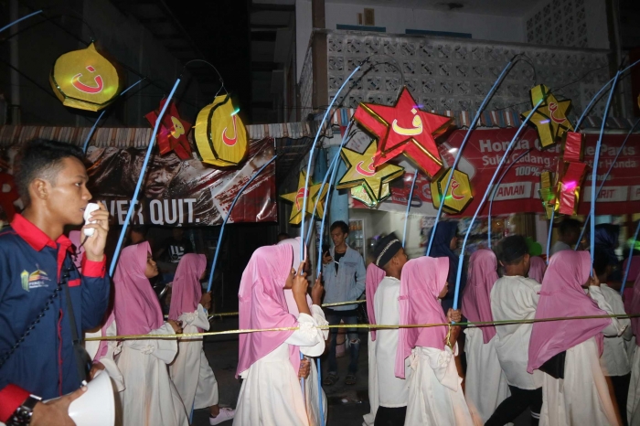 Bawa huruf hijaiyah berwarna-warni. | Dokumentasi Pribadi