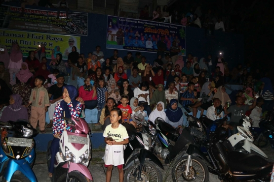 Penonton malam takboran di Lapangan Indera Sakti. | Dokumentasi Pribadi