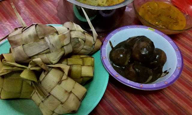 Ketupat dan konco-konconya minta disantap (dokpri)