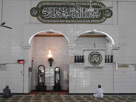 Tempat Imam dan Mimbar Khutbah/Mihrab (Dokpri)