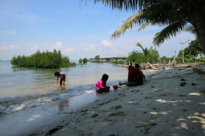 Pantai Pasir Putih. | Dokumentasi Pribadi