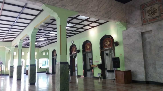 Serambi masjid (koleksi pribadi)