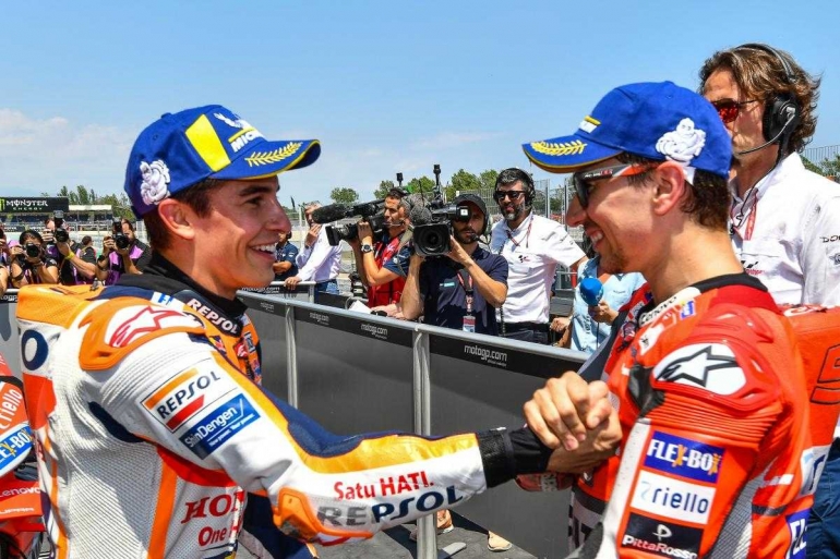 kalo udah jadi team mate masih akrab begini gak? (dok.motogp.com)